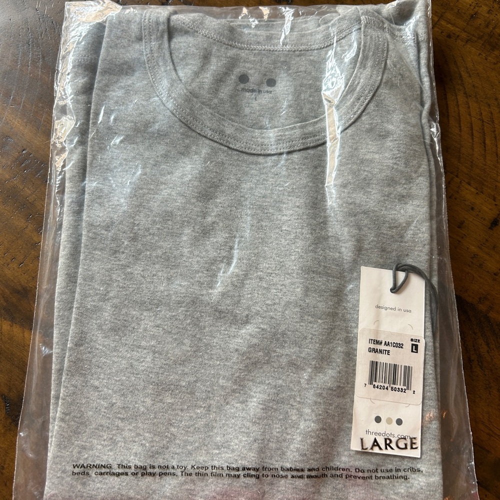 3 Dots Gray Crew Neck T-Shirt Sz L